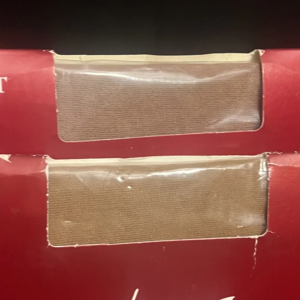 Set of 2 2004 Hanes Alive Full Support Pantyhose Style 810 Size A Little Color
